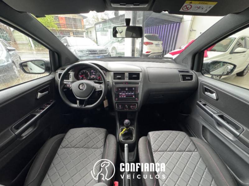 VOLKSWAGEN - FOX - 2021/2022 - Branca - R$ 74.900,00