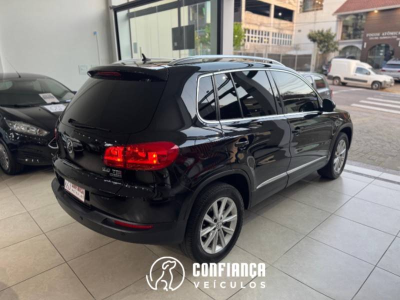 VOLKSWAGEN - TIGUAN - 2012/2012 - Preta - R$ 59.900,00