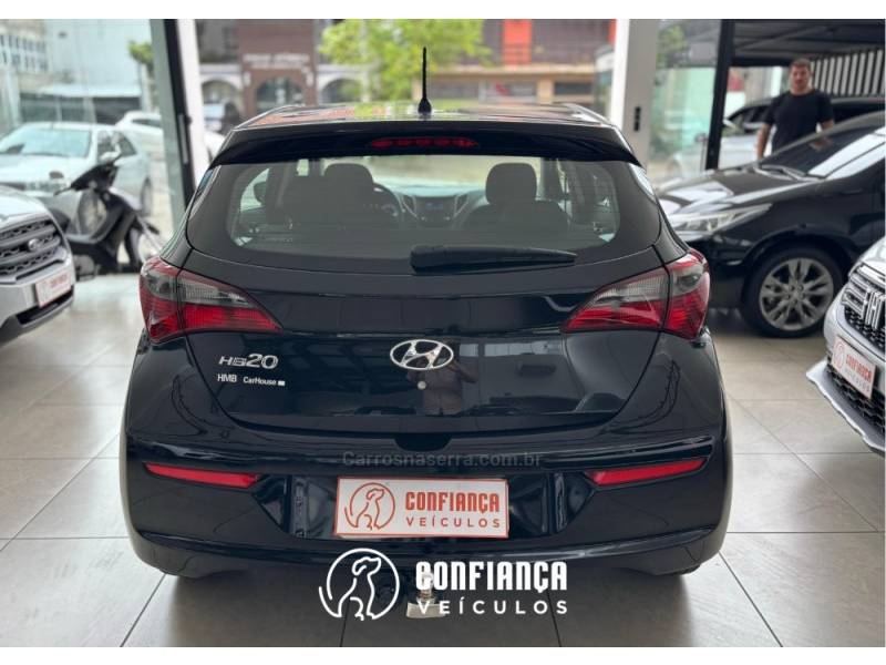 HYUNDAI - HB20 - 2018/2019 - Preta - R$ 51.900,00