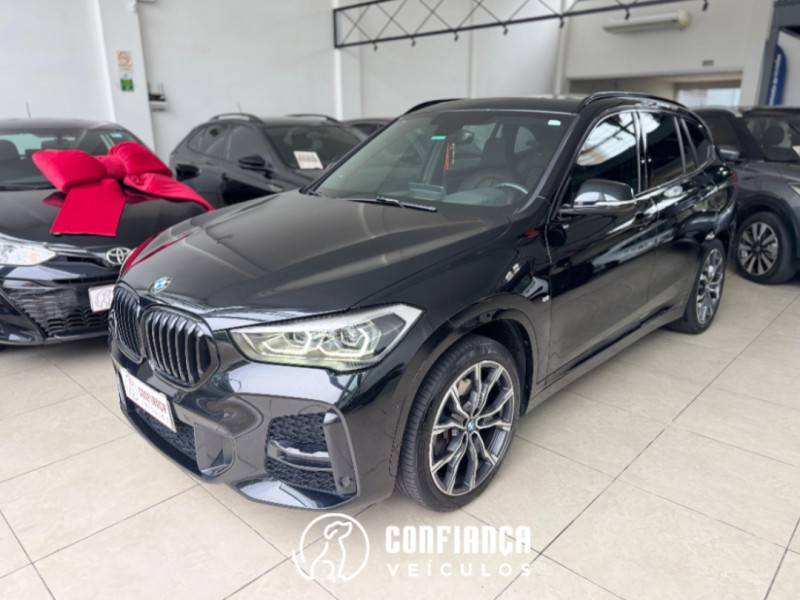 BMW - X1 - 2020/2021 - Preta - R$ 194.900,00