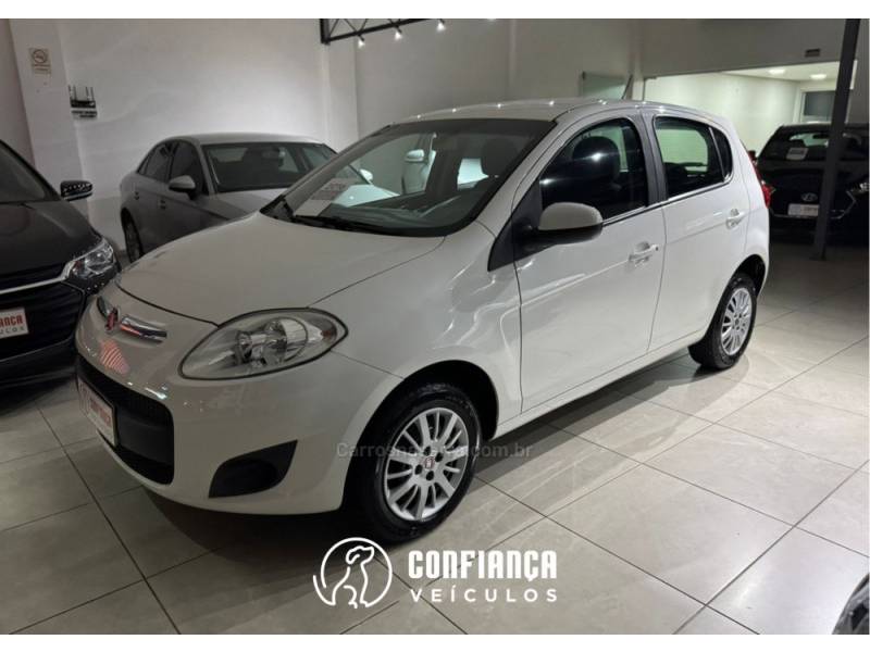 FIAT - PALIO - 2015/2016 - Branca - R$ 39.900,00