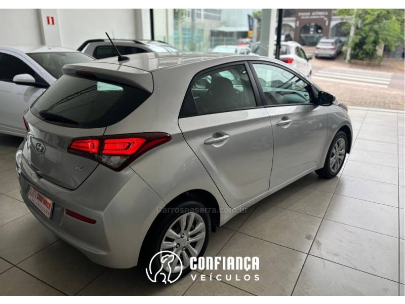 HYUNDAI - HB20S - 2019/2019 - Prata - R$ 60.900,00