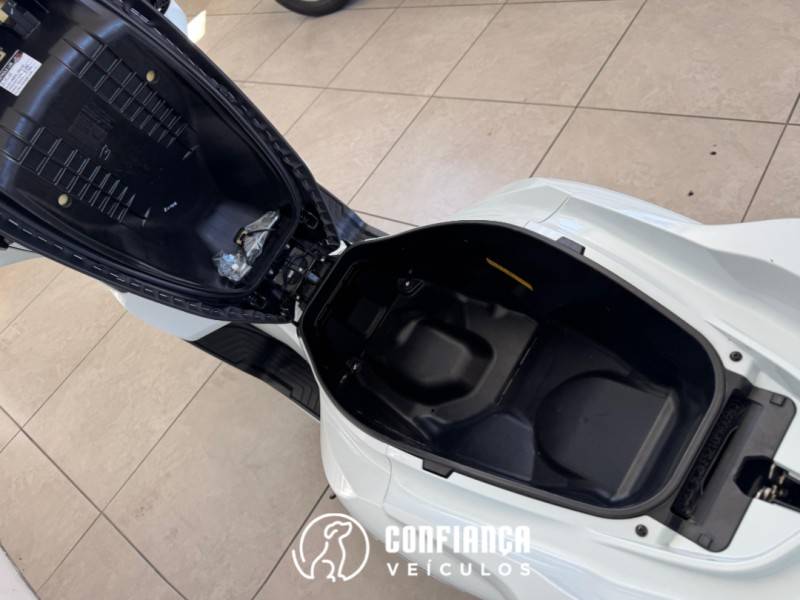 HONDA - PCX - 2023/2023 - Branca - R$ 20.900,00