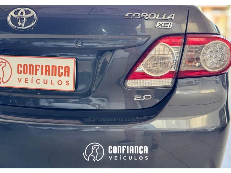 TOYOTA - COROLLA - 2011/2012 - Cinza - R$ 64.900,00