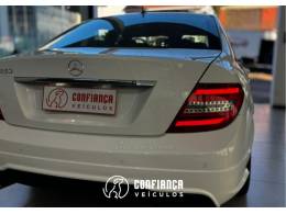 MERCEDES-BENZ - C 250 - 2013/2014 - Branca - R$ 105.900,00