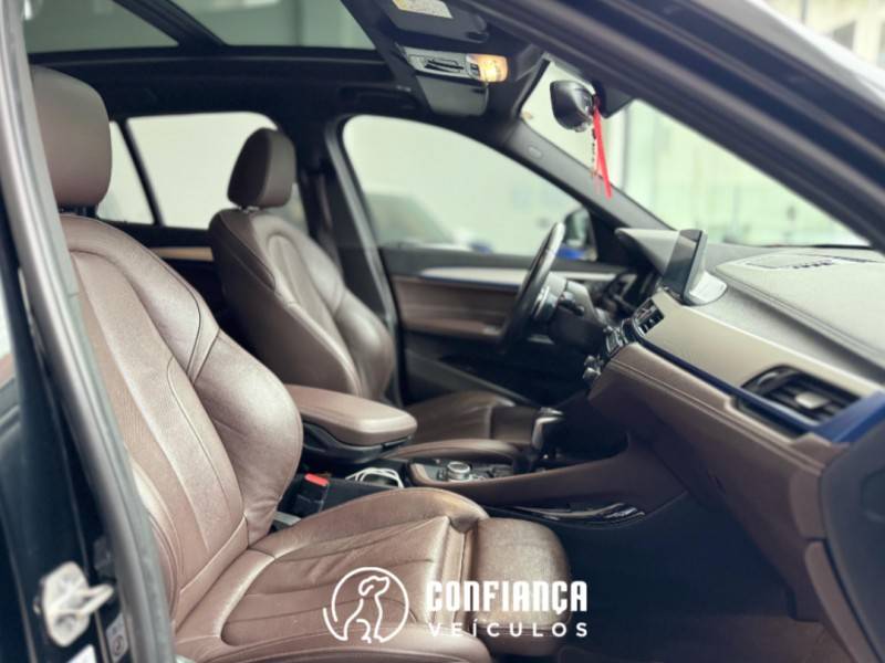 BMW - X1 - 2020/2021 - Preta - R$ 194.900,00