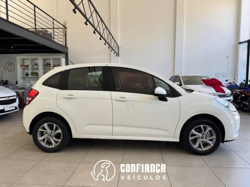 CITROËN - C3 - 2014/2015 - Branca - R$ 44.900,00