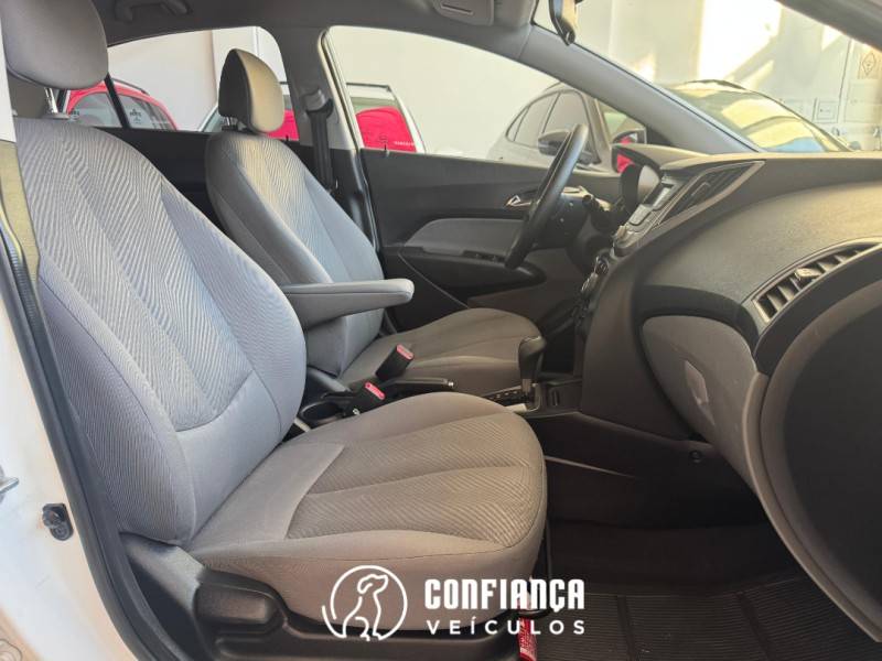 HYUNDAI - HB20S - 2015/2015 - Branca - R$ 55.900,00