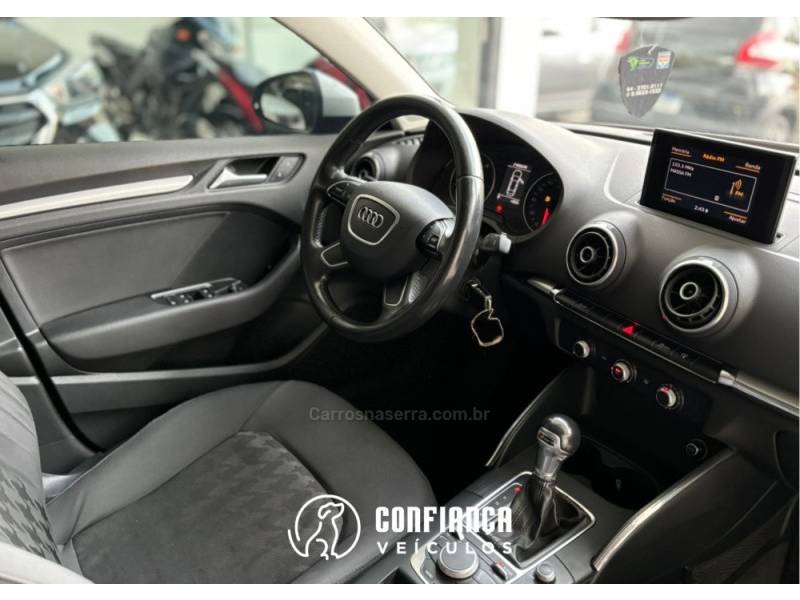 AUDI - A3 - 2014/2014 - Prata - R$ 77.900,00