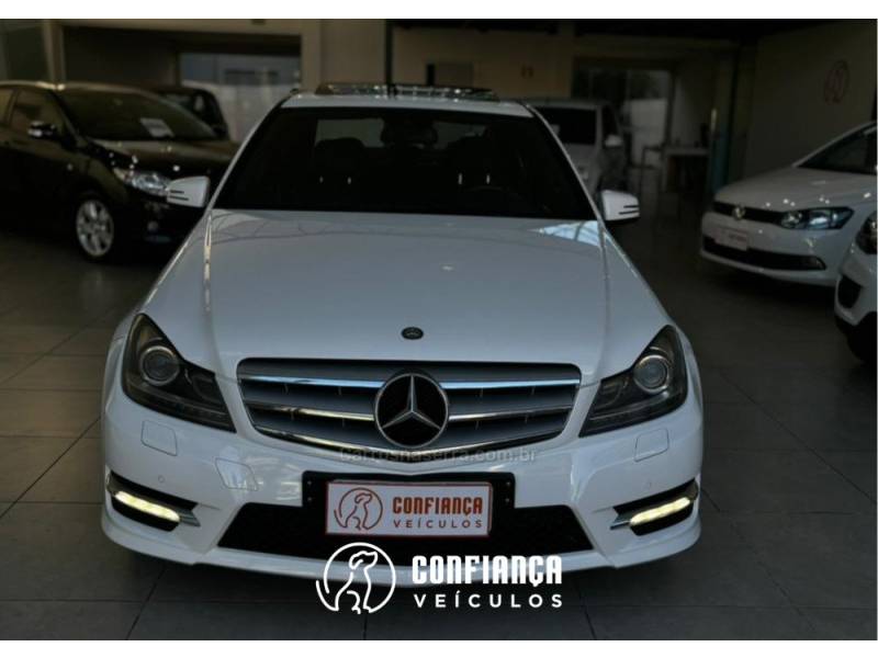 MERCEDES-BENZ - C 250 - 2013/2014 - Branca - R$ 105.900,00