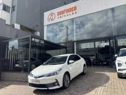 TOYOTA - COROLLA - 2018/2019 - Branca - R$ 108.900,00