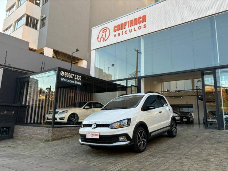 VOLKSWAGEN - FOX - 2021/2022 - Branca - R$ 74.900,00