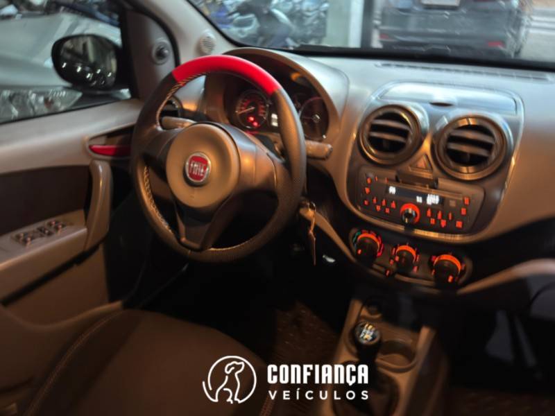 FIAT - PALIO - 2013/2013 - Branca - R$ 42.900,00