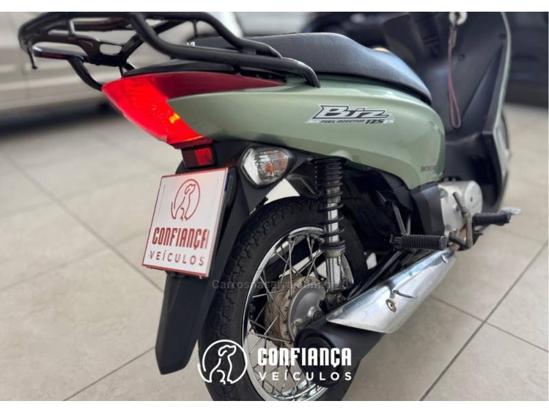 HONDA - BIZ 125 - 2011/2011 - Verde - R$ 10.790,00