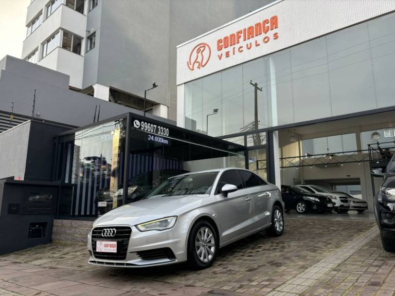 AUDI - A3 - 2014/2014 - Prata - R$ 74.900,00