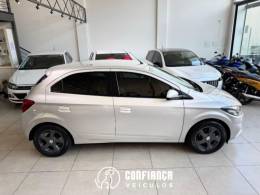 CHEVROLET - ONIX - 2018/2019 - Prata - R$ 62.900,00
