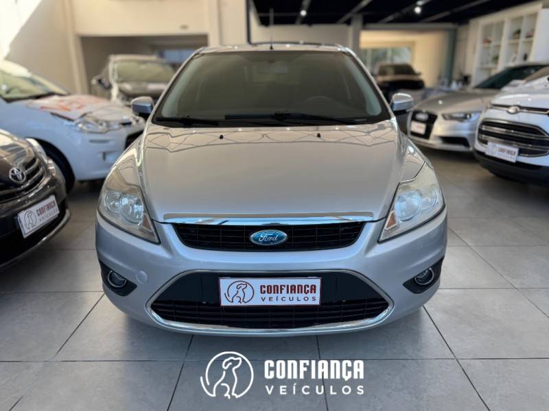 FORD - FOCUS - 2009/2009 - Prata - R$ 38.900,00