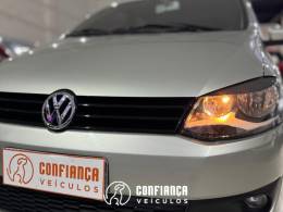 VOLKSWAGEN - FOX - 2010/2010 - Bege - R$ 37.900,00