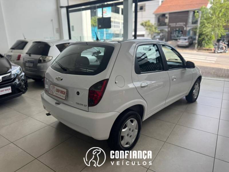 CHEVROLET - CELTA - 2015/2015 - Branca - R$ 35.900,00