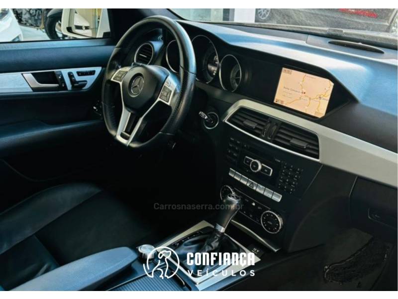 MERCEDES-BENZ - C 250 - 2013/2014 - Branca - R$ 99.900,00