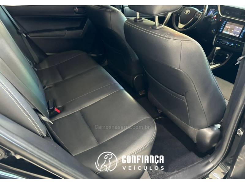 TOYOTA - COROLLA - 2018/2019 - Preta - R$ 112.900,00