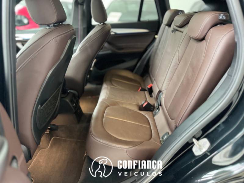 BMW - X1 - 2020/2021 - Preta - R$ 194.900,00