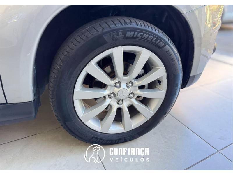 MITSUBISHI - ASX - 2013/2014 - Prata - R$ 73.900,00