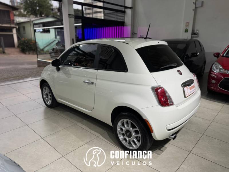 FIAT - 500 - 2012/2013 - Branca - R$ 47.900,00