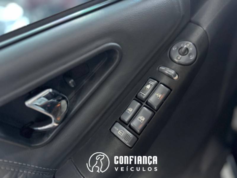 CHEVROLET - S10 - 2005/2006 - Preta - R$ 61.900,00