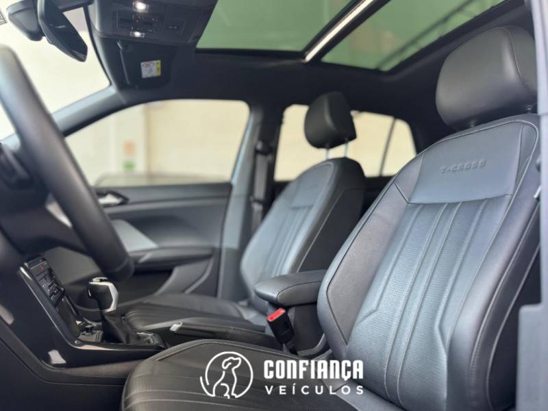 VOLKSWAGEN - T-CROSS - 2024/2025 - Cinza - R$ 149.900,00