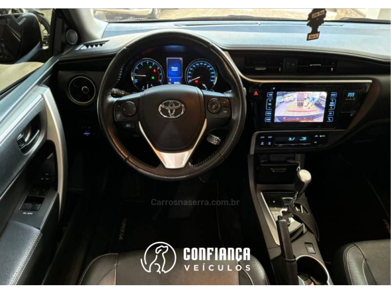 TOYOTA - COROLLA - 2018/2019 - Preta - R$ 112.900,00