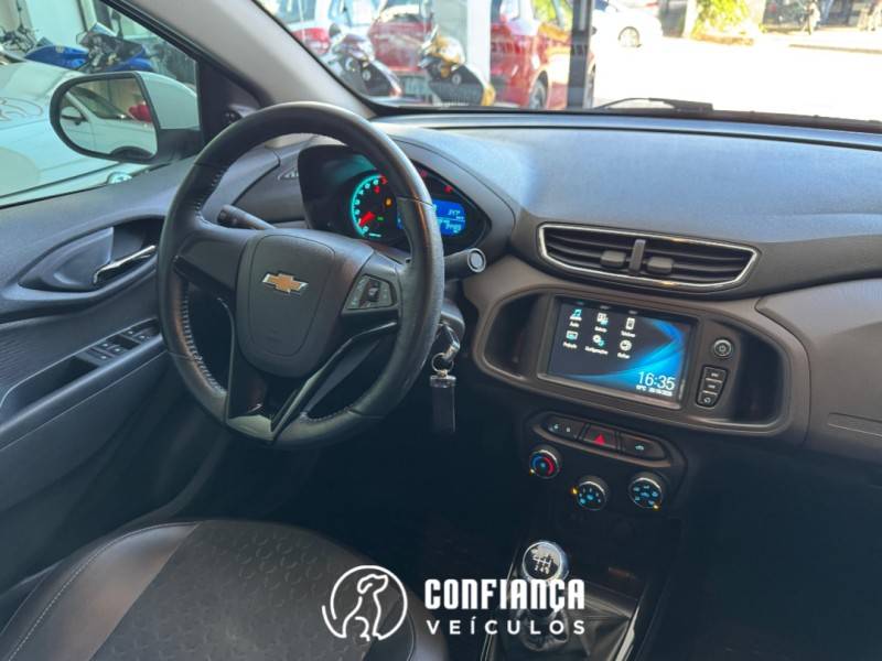 CHEVROLET - PRISMA - 2016/2017 - Branca - R$ 59.900,00