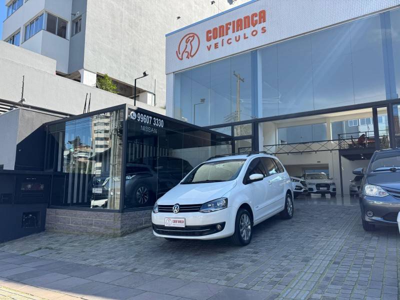 VOLKSWAGEN - SPACEFOX - 2012/2013 - Branca - R$ 39.900,00