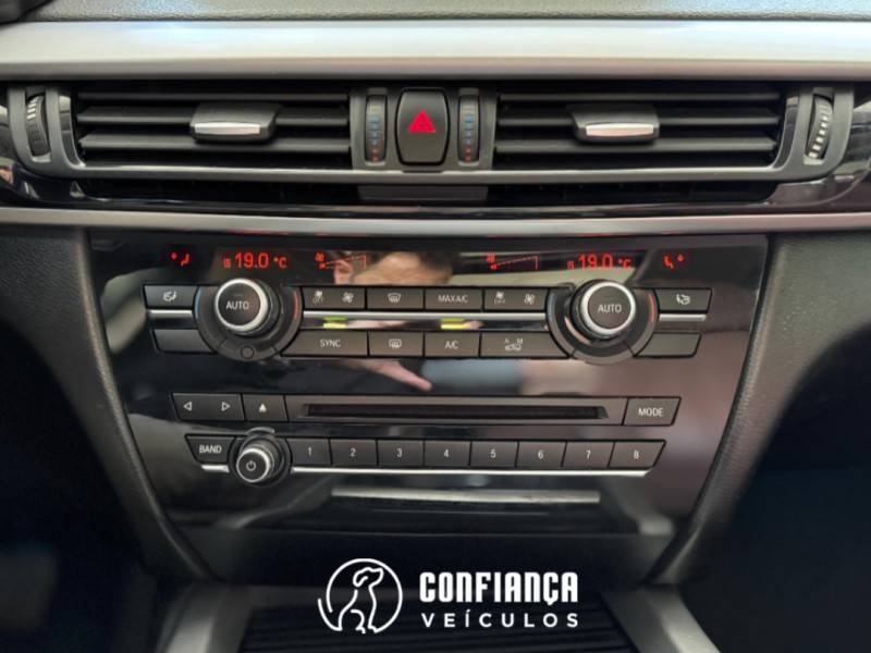 BMW - X5 - 2017/2018 - Azul - R$ 195.900,00