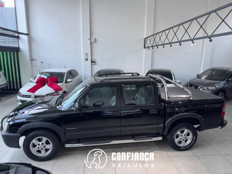 CHEVROLET - S10 - 2005/2006 - Preta - R$ 61.900,00
