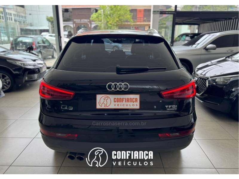 AUDI - Q3 - 2017/2018 - Preta - R$ 134.900,00