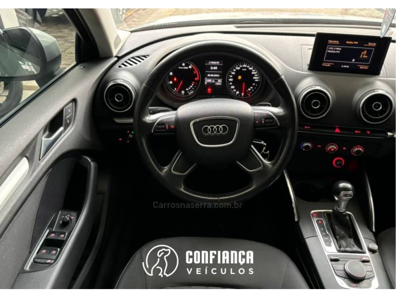 AUDI - A3 - 2014/2014 - Prata - R$ 77.900,00