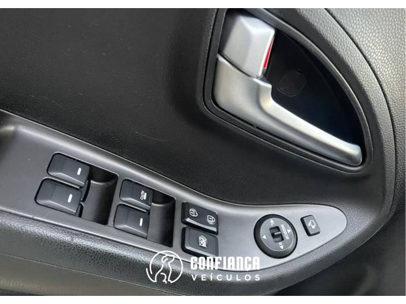 KIA MOTORS - PICANTO - 2012/2013 - Branca - R$ 46.490,00