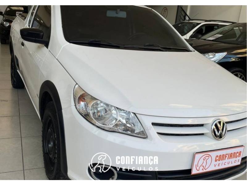 VOLKSWAGEN - SAVEIRO - 2010/2011 - Branca - R$ 37.900,00