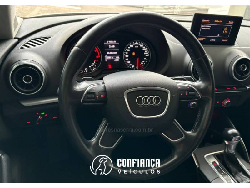 AUDI - A3 - 2014/2014 - Prata - R$ 77.900,00