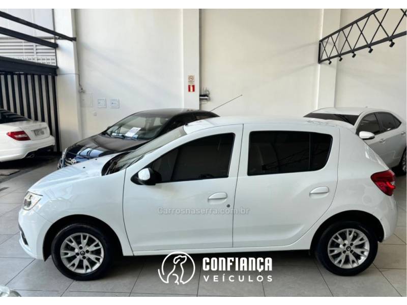 RENAULT - SANDERO - 2019/2020 - Branca - R$ 47.900,00