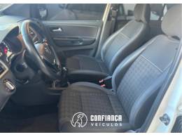 VOLKSWAGEN - FOX - 2016/2017 - Branca - R$ 53.900,00