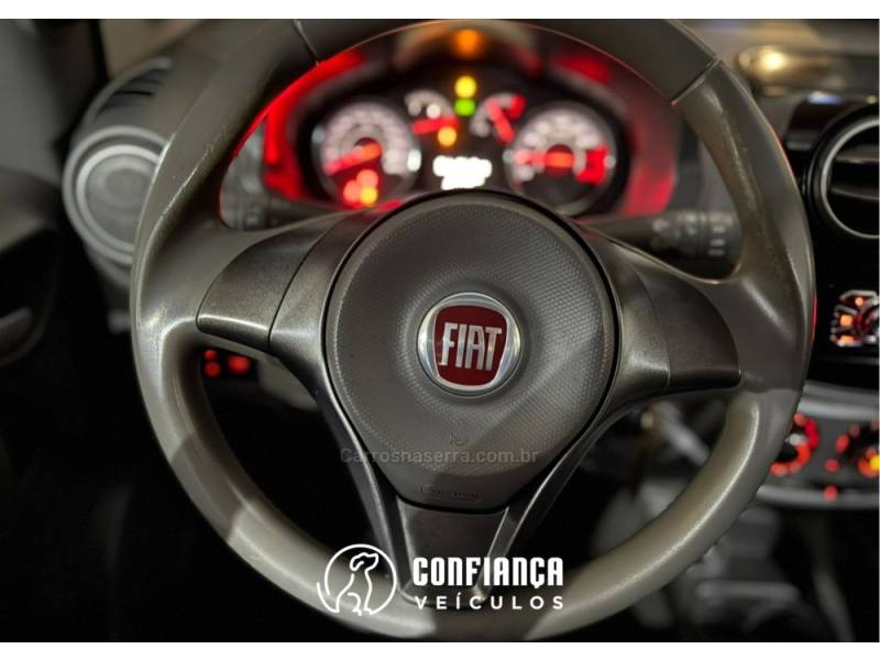 FIAT - PALIO - 2015/2016 - Branca - R$ 39.900,00