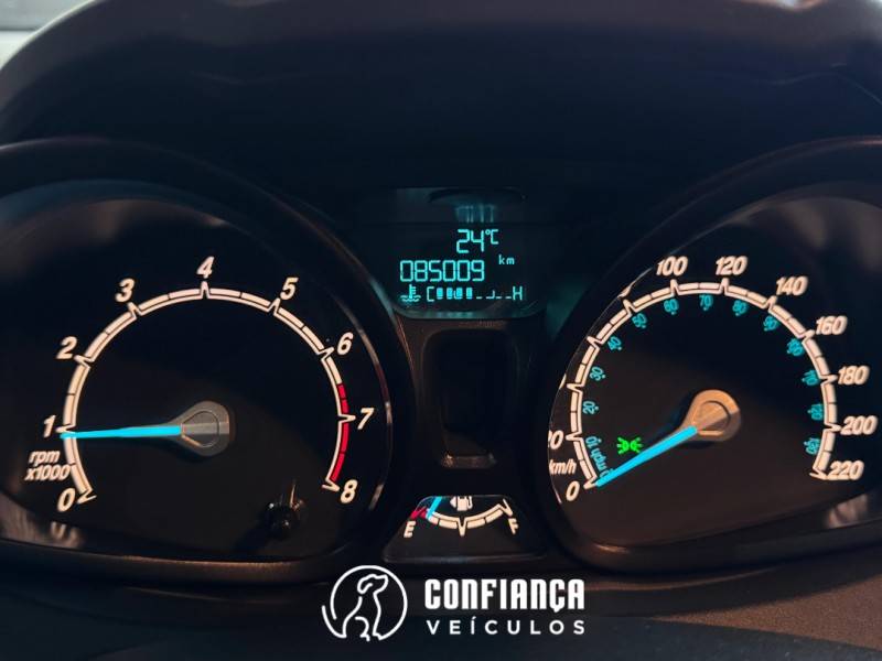 FORD - FIESTA - 2014/2015 - Branca - R$ 45.900,00