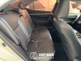 TOYOTA - COROLLA - 2018/2019 - Branca - R$ 108.900,00