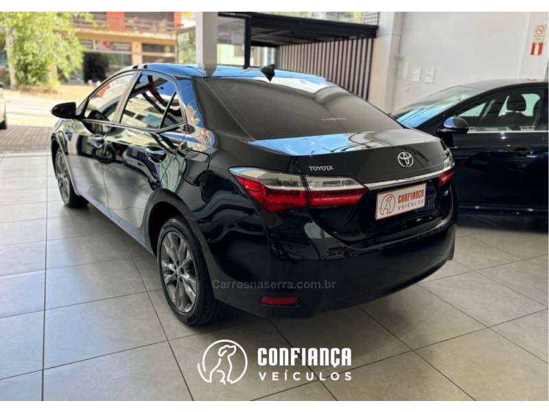 TOYOTA - COROLLA - 2018/2019 - Preta - R$ 115.900,00