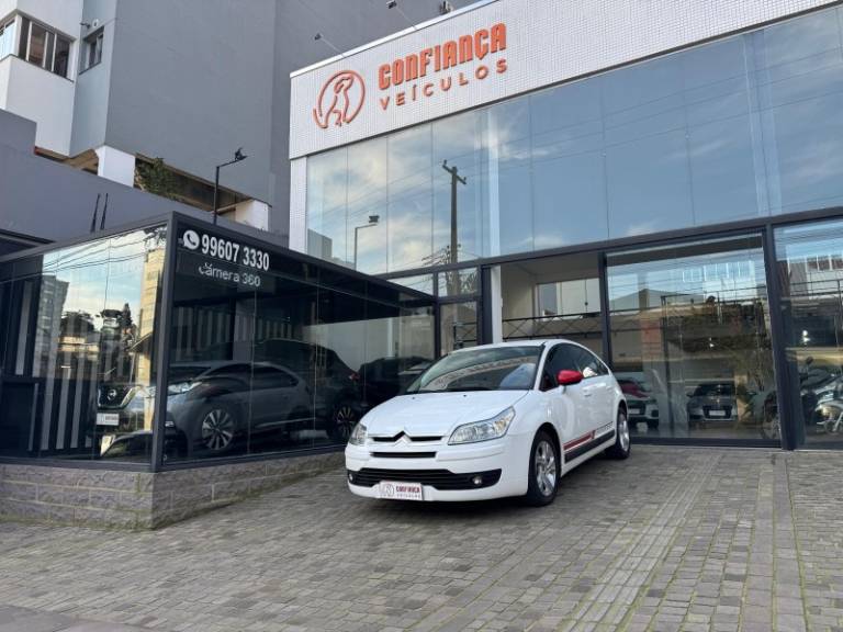 CITROËN - C4 - 2013/2014 - Branca - R$ 39.900,00