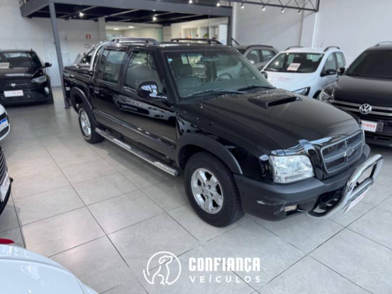 CHEVROLET - S10 - 2005/2006 - Preta - R$ 61.900,00