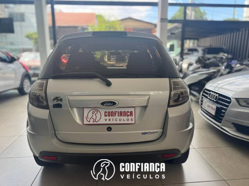 FORD - KA - 2012/2012 - Prata - R$ 30.900,00