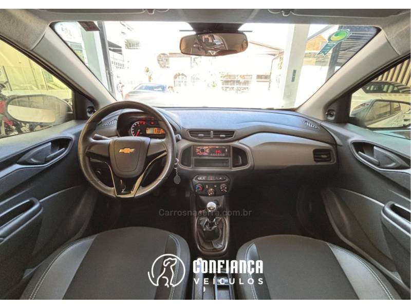 CHEVROLET - ONIX - 2020/2021 - Branca - R$ 59.900,00